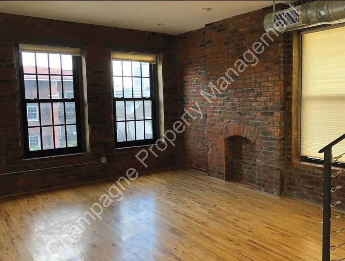 Apartment for rent at 1820 Washington St, Kansas City, MO 64108