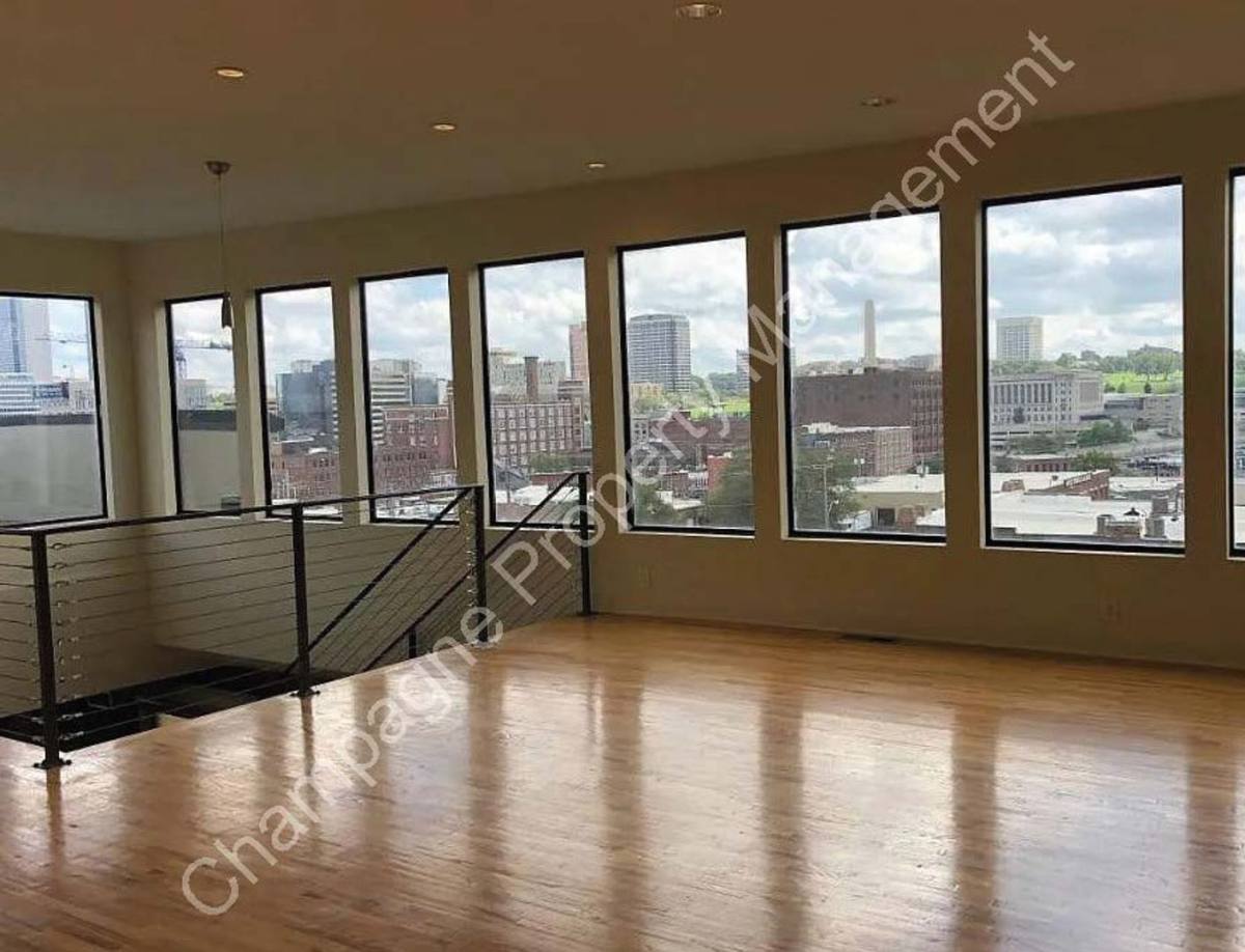 Apartment for rent at 1820 Washington St, Kansas City, MO 64108