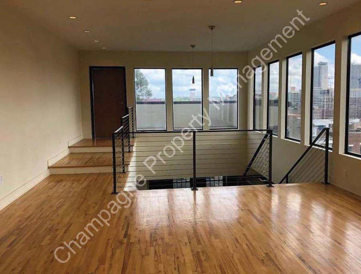 Apartment for rent at 1820 Washington St, Kansas City, MO 64108