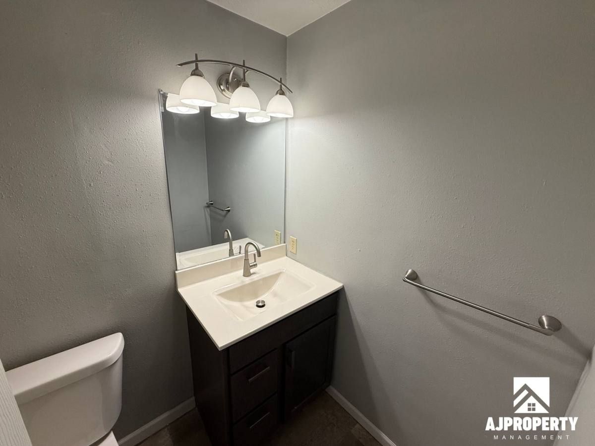 Apartment for rent at 1015 S Duluth Ave, Sioux Falls, SD 57105