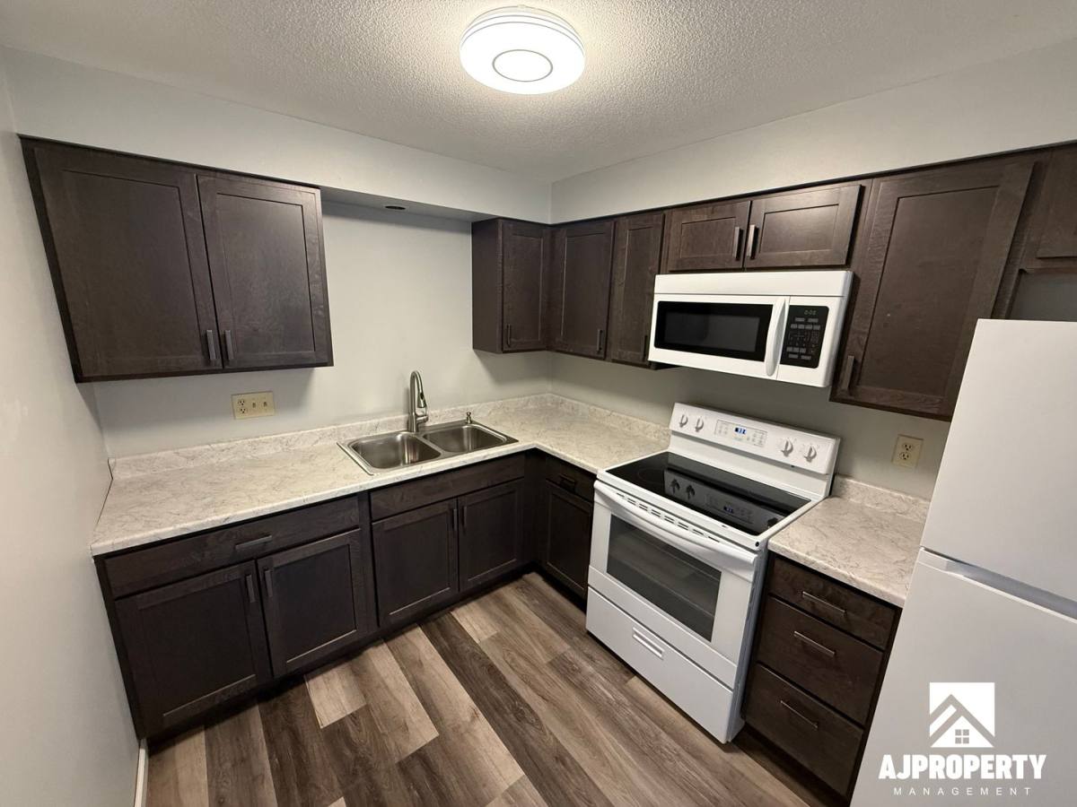 Apartment for rent at 1015 S Duluth Ave, Sioux Falls, SD 57105
