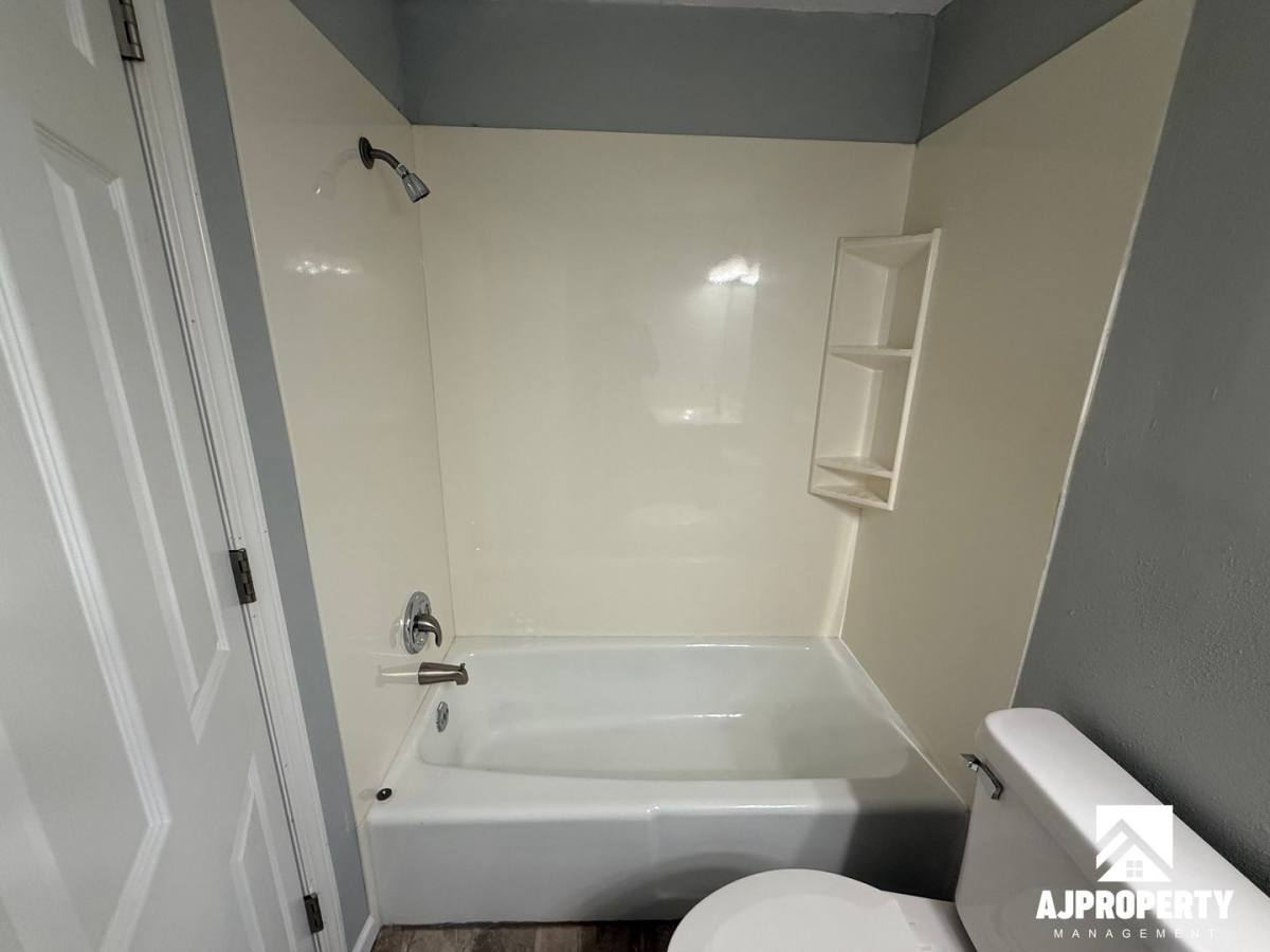 Apartment for rent at 1015 S Duluth Ave, Sioux Falls, SD 57105