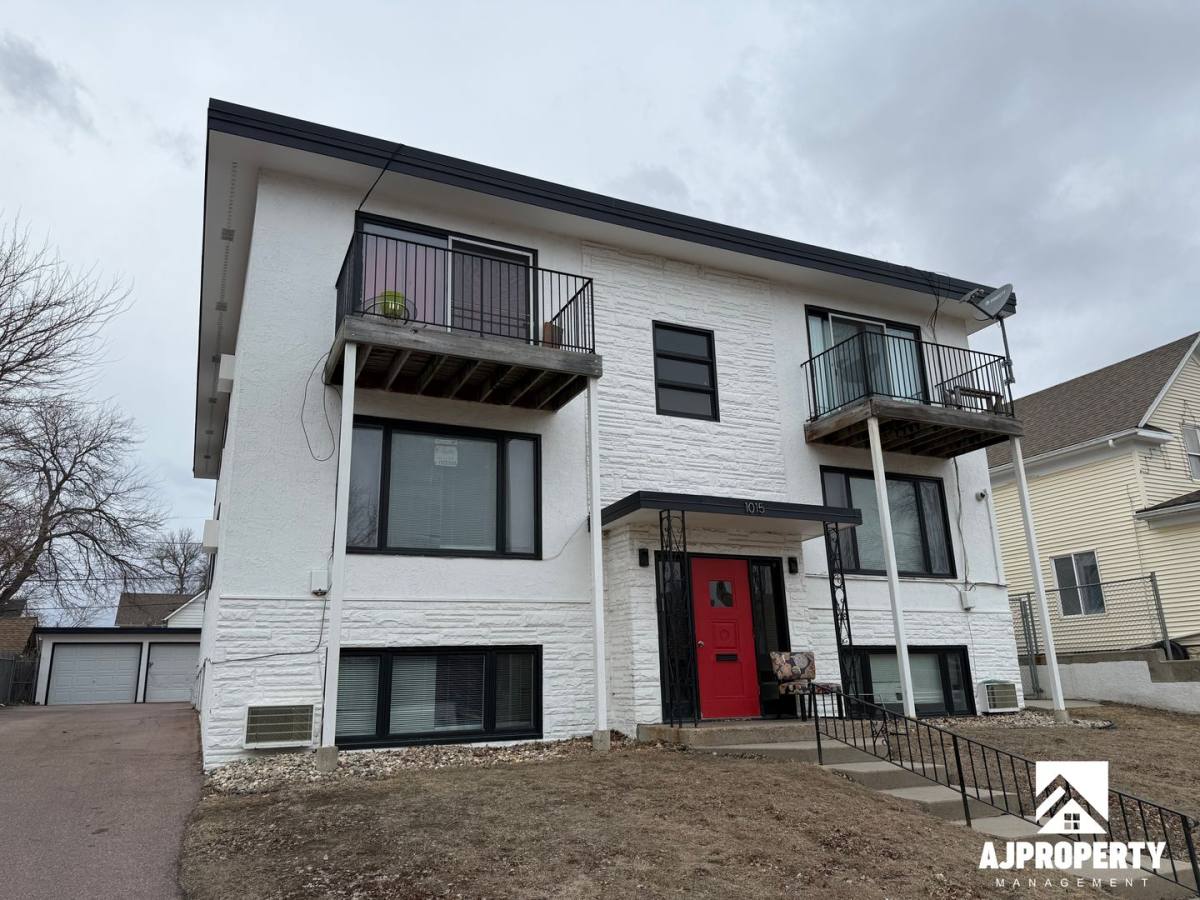 Apartment for rent at 1015 S Duluth Ave, Sioux Falls, SD 57105