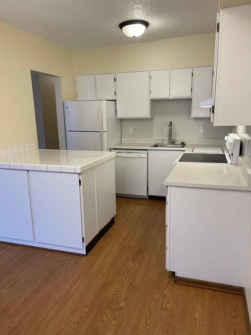 Apartment for rent at 1000-1046 Grand Ave, Astoria, OR 97103