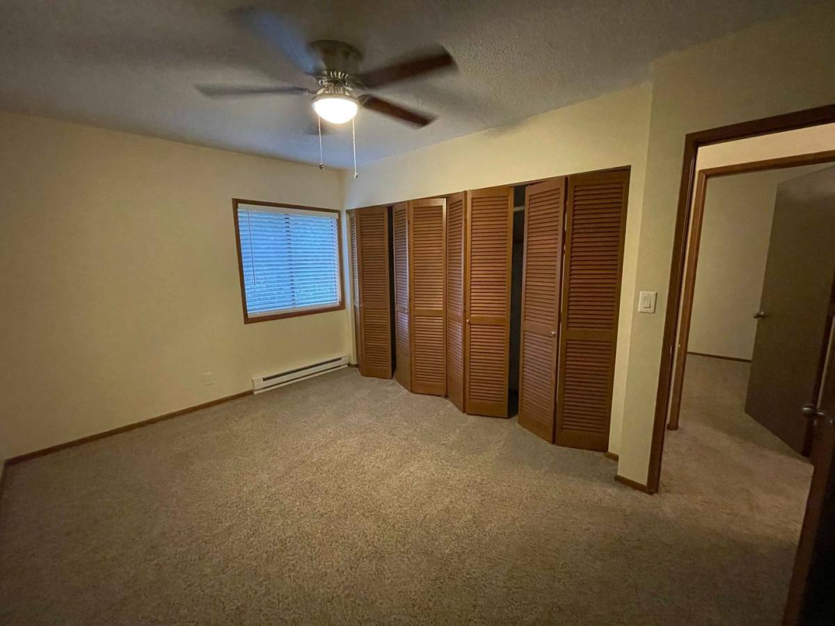 Apartment for rent at 1000-1046 Grand Ave, Astoria, OR 97103