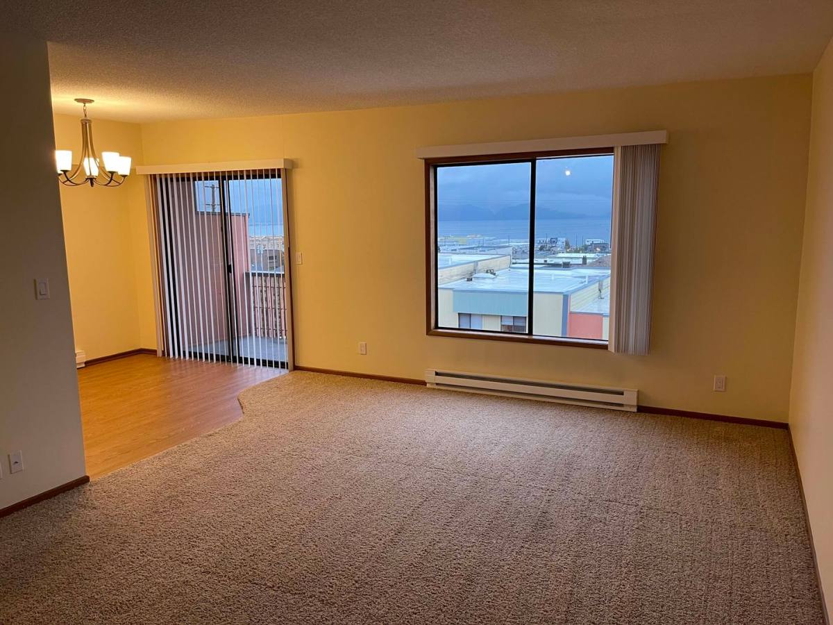 Apartment for rent at 1000-1046 Grand Ave, Astoria, OR 97103