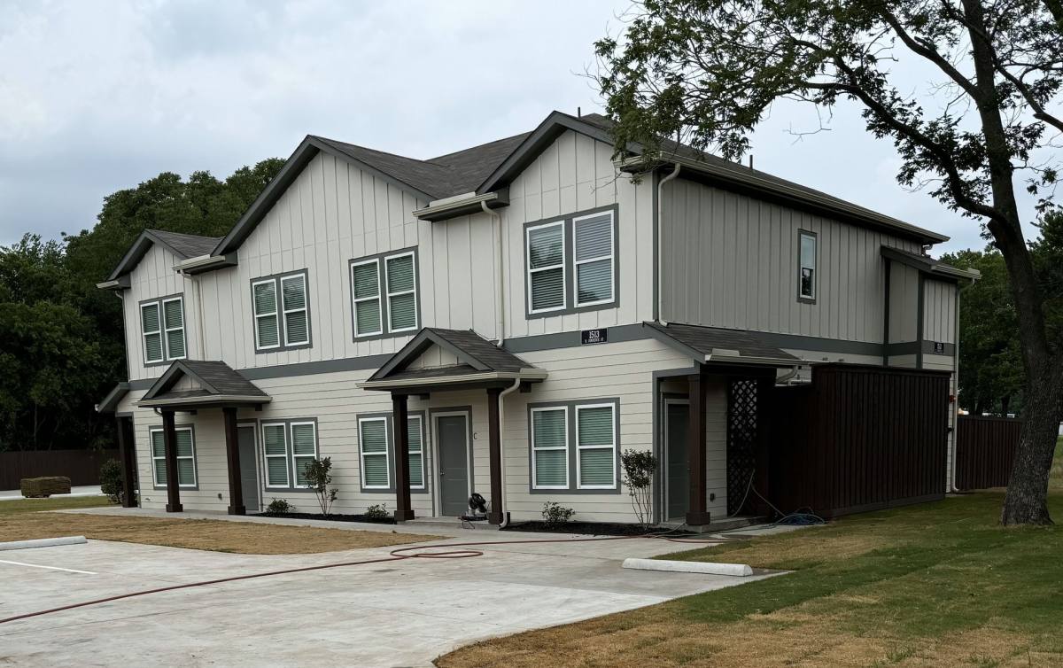 Apartment for rent at 1513 N Commerce St, Gainesville, TX 76240