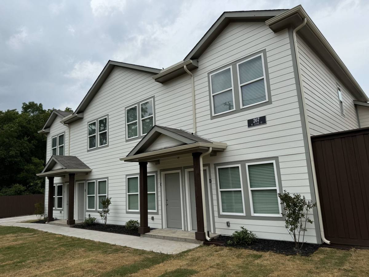 Apartment for rent at 1513 N Commerce St, Gainesville, TX 76240