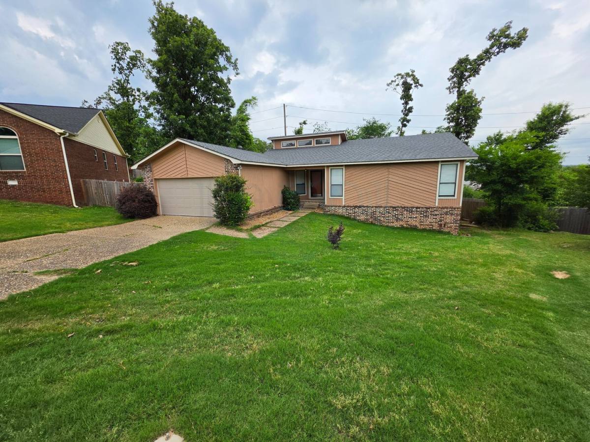 House for rent at 6 Woodlore Court, Little Rock, AR 72211