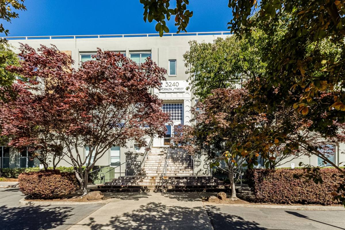Condo for rent at 3240 Peralta St, Emeryville, CA 94608