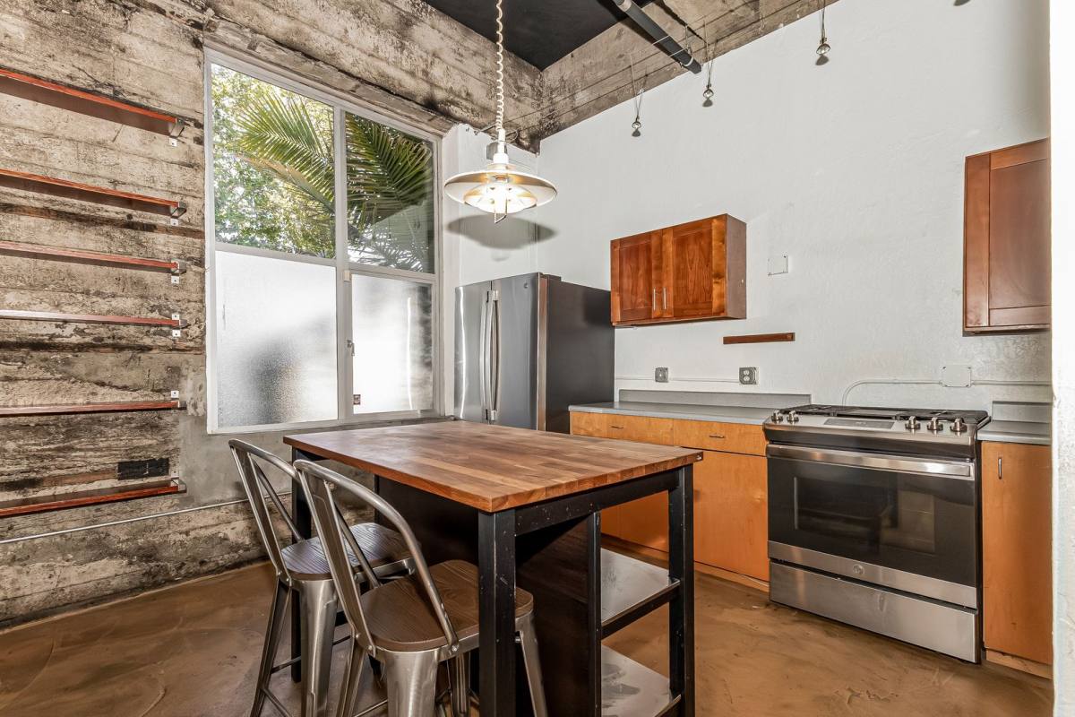 Condo for rent at 3240 Peralta St, Emeryville, CA 94608