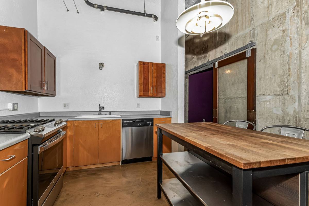 Condo for rent at 3240 Peralta St, Emeryville, CA 94608