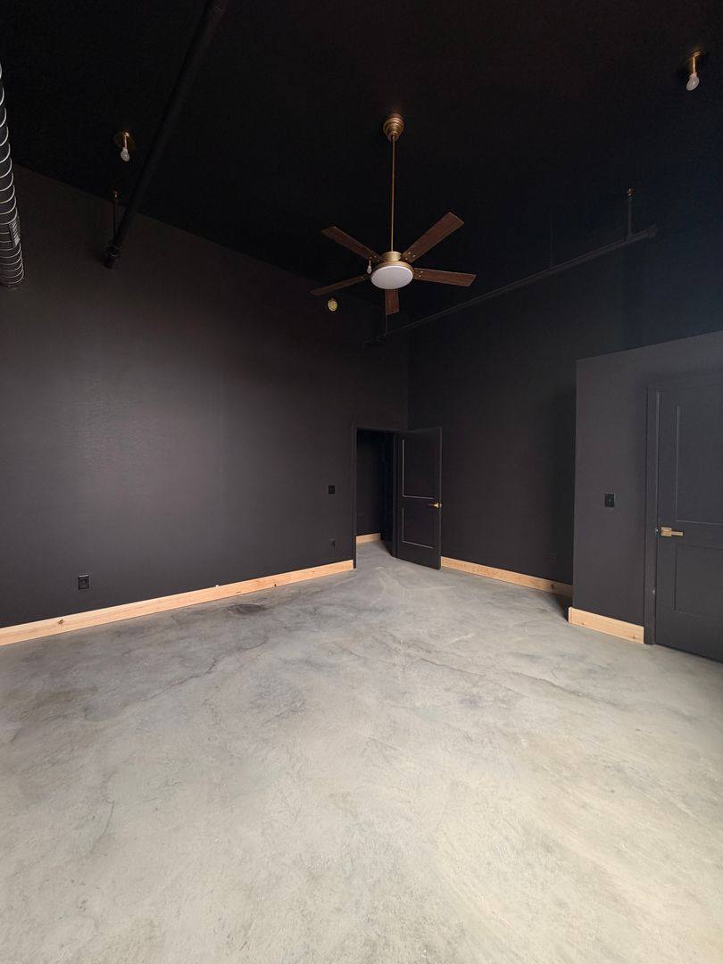 Apartment for rent at 21 W Broadway, Red Lion, PA 17356
