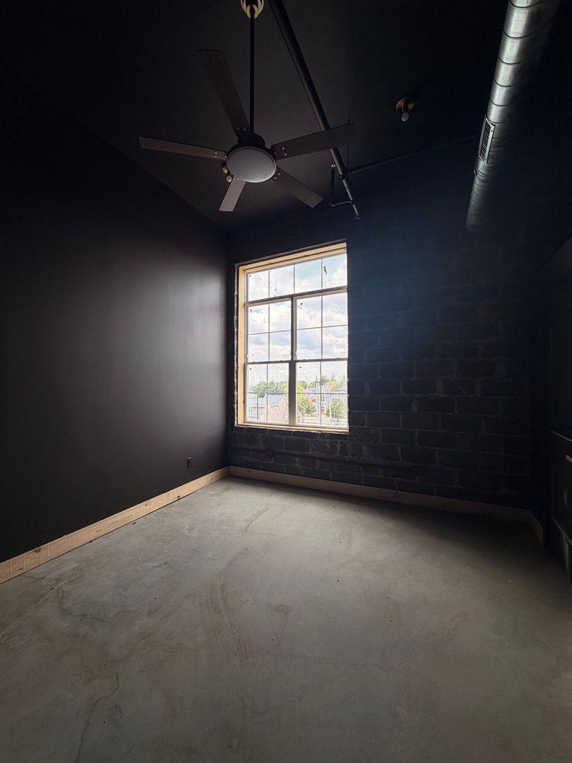Apartment for rent at 21 W Broadway, Red Lion, PA 17356