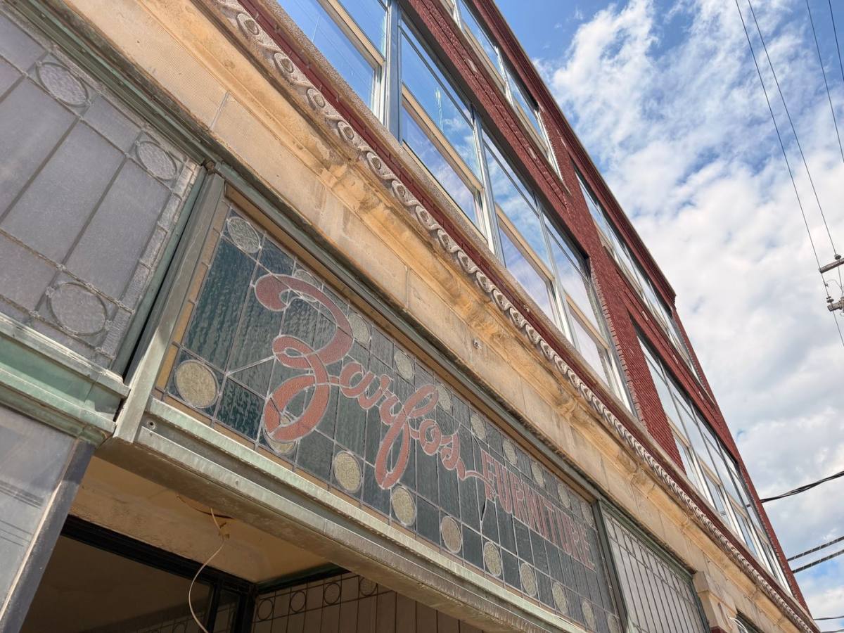 Apartment for rent at 21 W Broadway, Red Lion, PA 17356