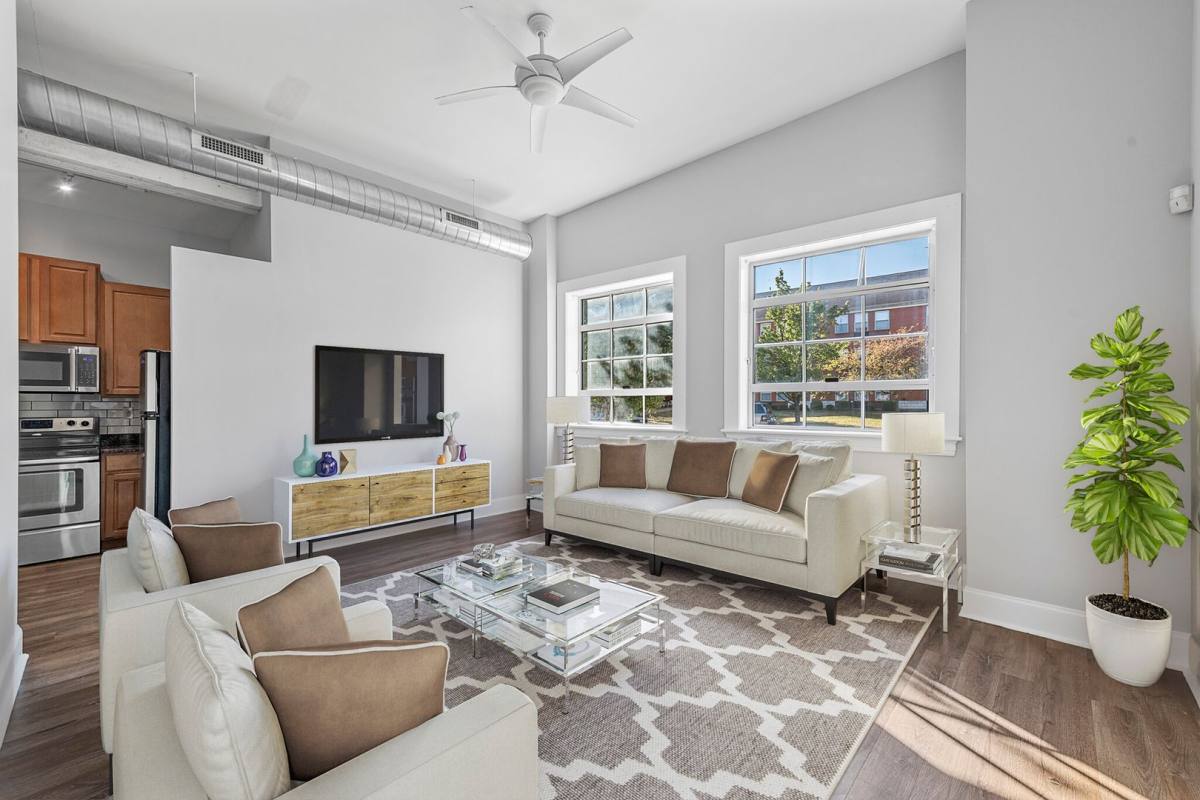 Apartment for rent at 3305 Park Ave, Saint Louis, MO 63104