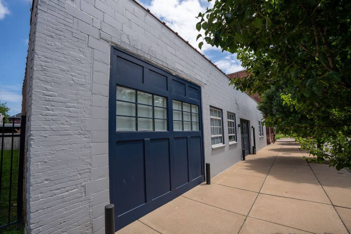 Apartment for rent at 3305 Park Ave, Saint Louis, MO 63104