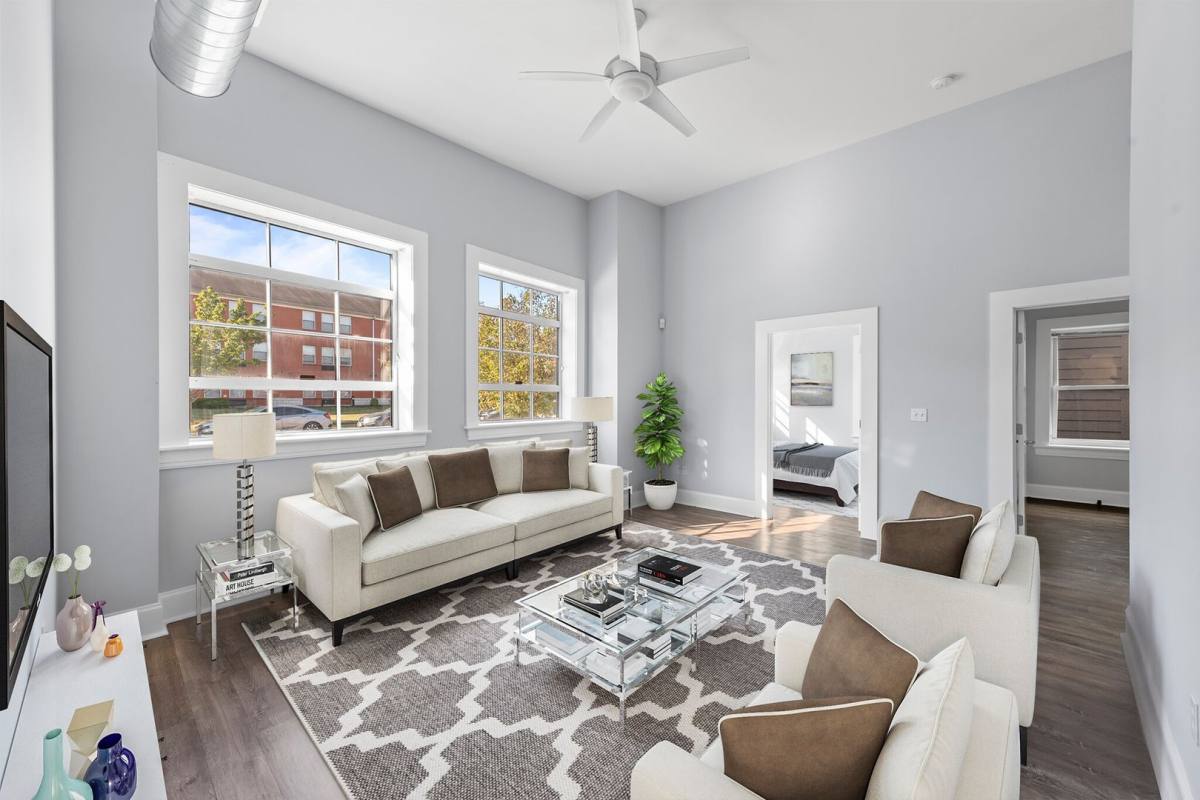 Apartment for rent at 3305 Park Ave, Saint Louis, MO 63104