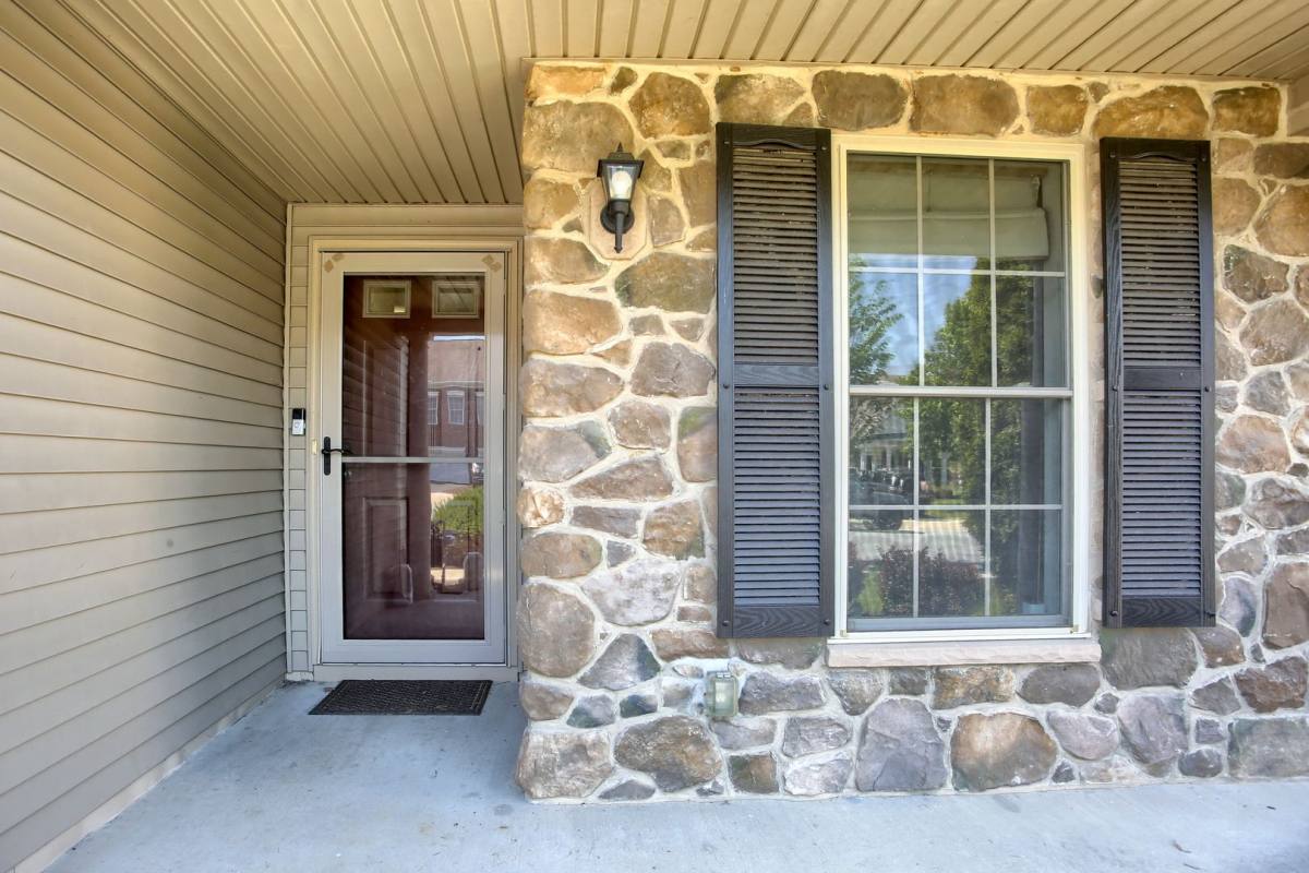 Townhouse for rent at 690 Stoverdale Rd, Hummelstown, PA 17036