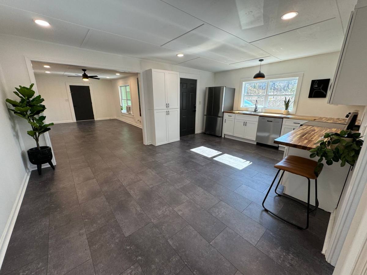 Apartment for rent at 818 Maple Ave, Rome, GA 30161