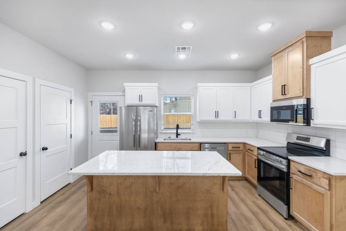 Townhouse for rent at 126 E Midway St, Broken Arrow, OK 74012