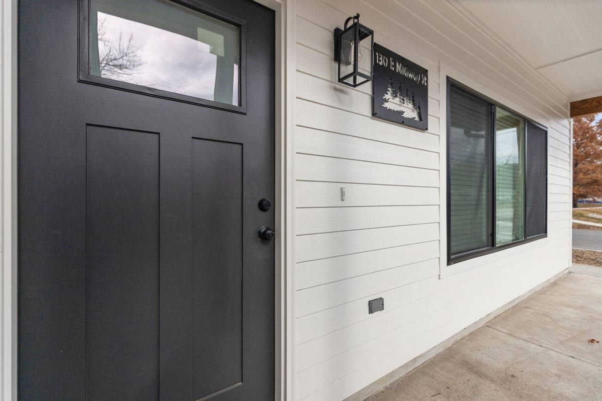 Townhouse for rent at 126 E Midway St, Broken Arrow, OK 74012
