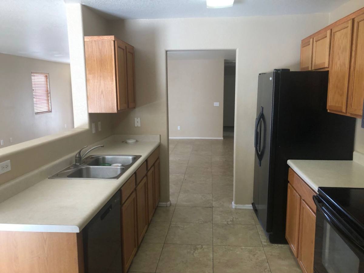 House for rent at 1790 E Silktassel Trail, San Tan Valley, AZ 85143