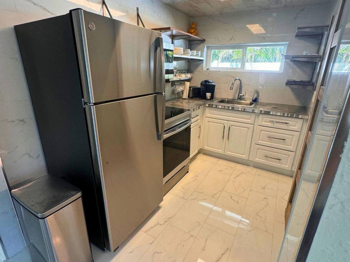 House for rent at 3111 W Maritana Dr, Saint Petersburg, FL 33706