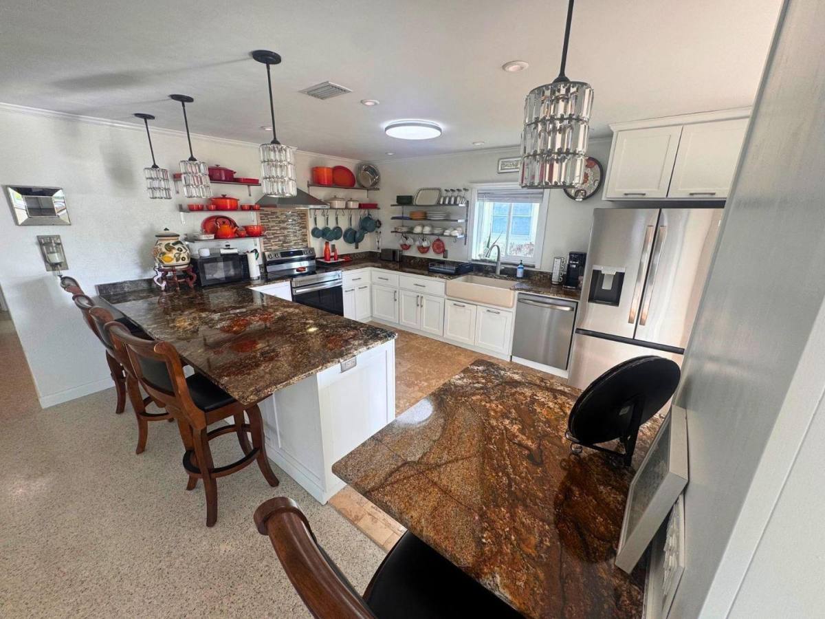 House for rent at 3111 W Maritana Dr, Saint Petersburg, FL 33706