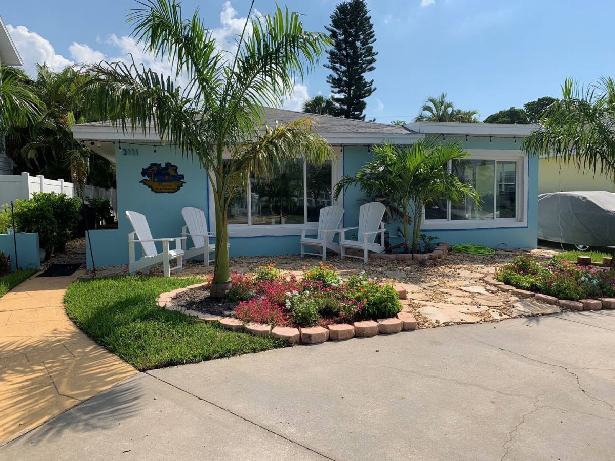 House for rent at 3111 W Maritana Dr, Saint Petersburg, FL 33706