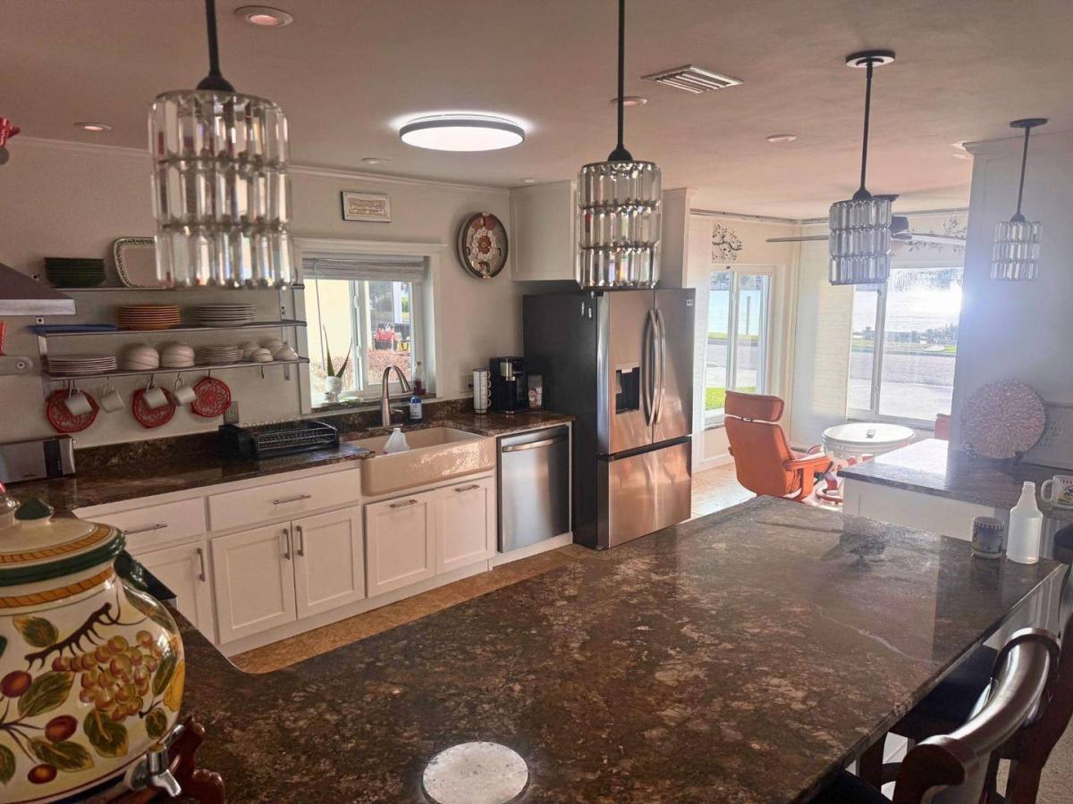 House for rent at 3111 W Maritana Dr, Saint Petersburg, FL 33706