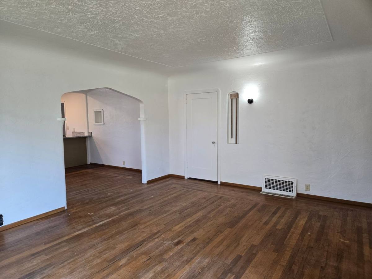 Apartment for rent at 1201 E Marshall St, Turlock, CA 95380