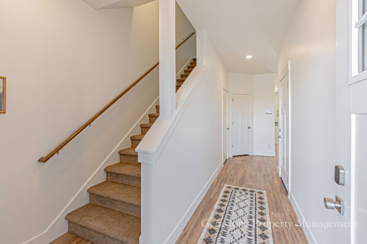 Townhouse for rent at 528 Harvester Ave, Sugar City, ID 83448