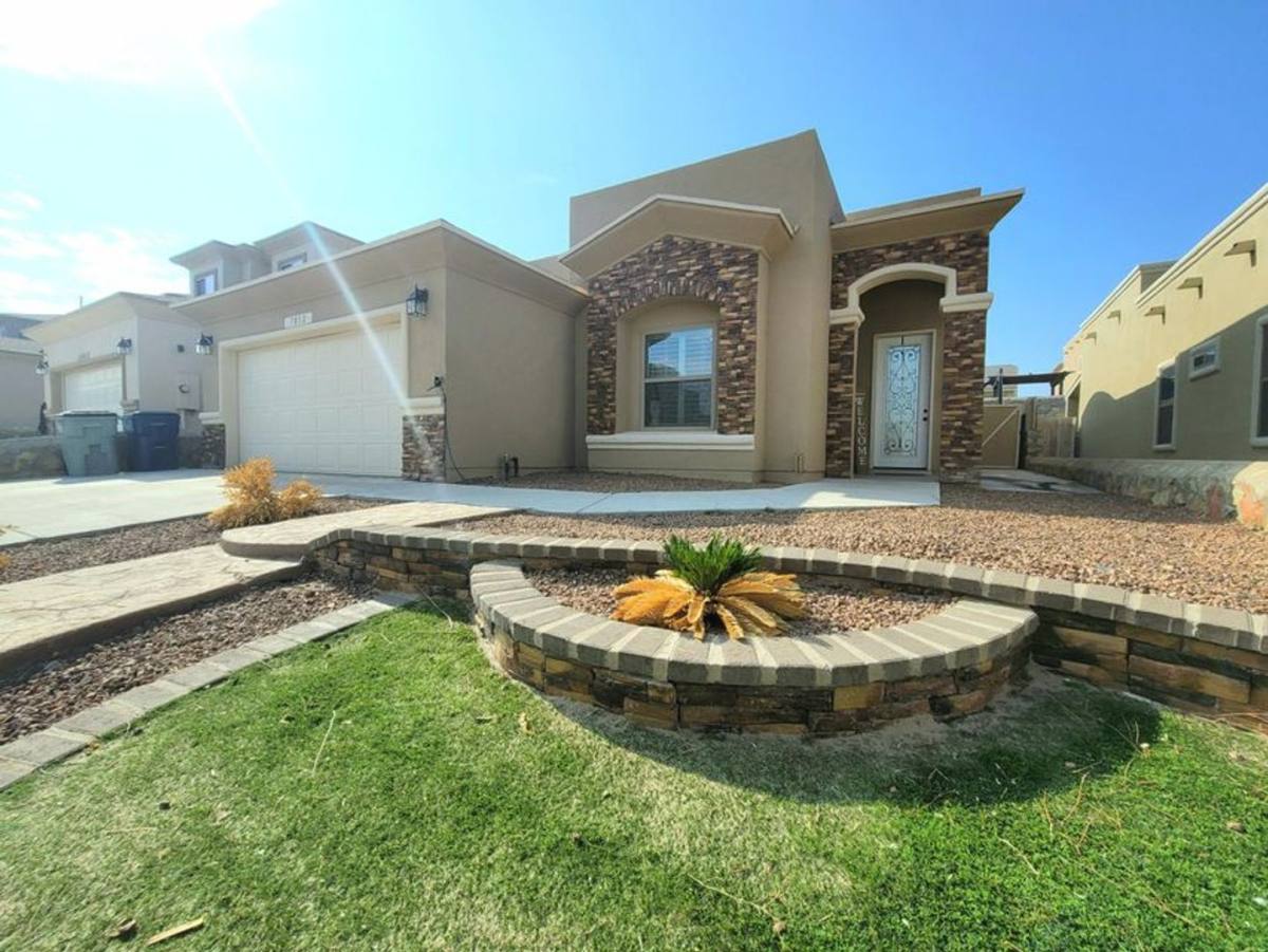 House for rent at 7852 Enchanted View, El Paso, TX 79911