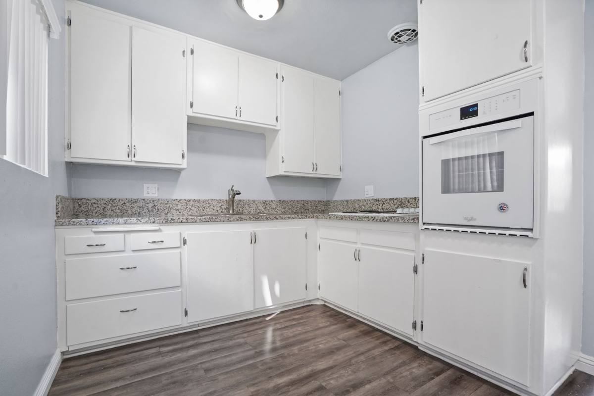 Apartment for rent at 14145-14149 Mulberry Dr, Whittier, CA 90605
