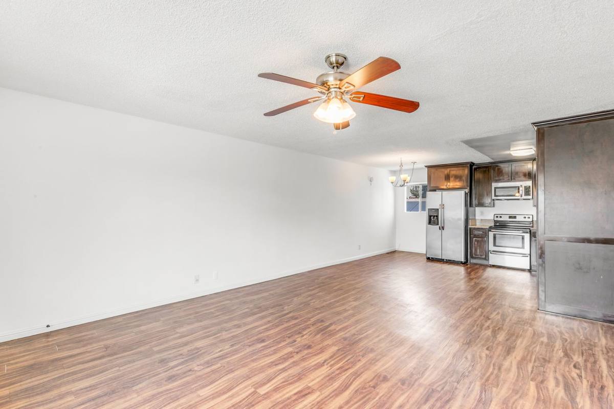 Apartment for rent at 600 Almond Ave, Long Beach, CA 90802