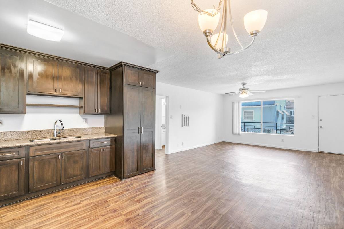 Apartment for rent at 600 Almond Ave, Long Beach, CA 90802