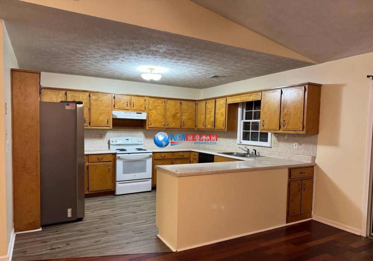 House for rent at 1563 Pine Glen Circle, Decatur, GA 30035