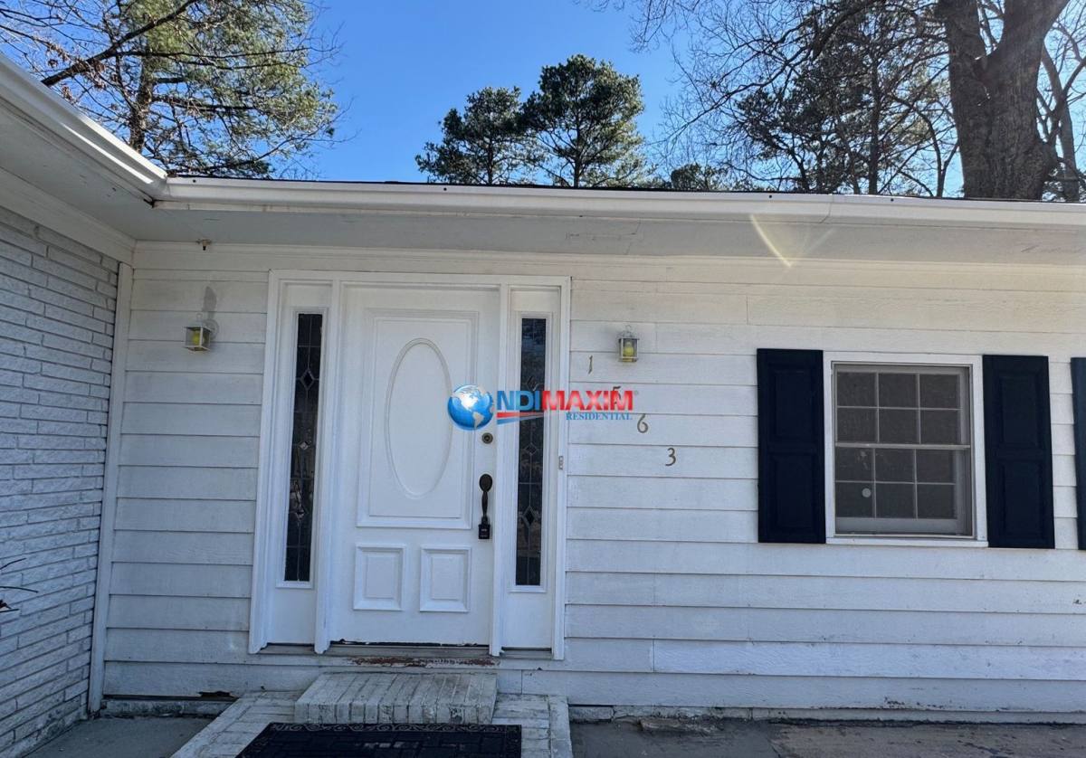 House for rent at 1563 Pine Glen Circle, Decatur, GA 30035