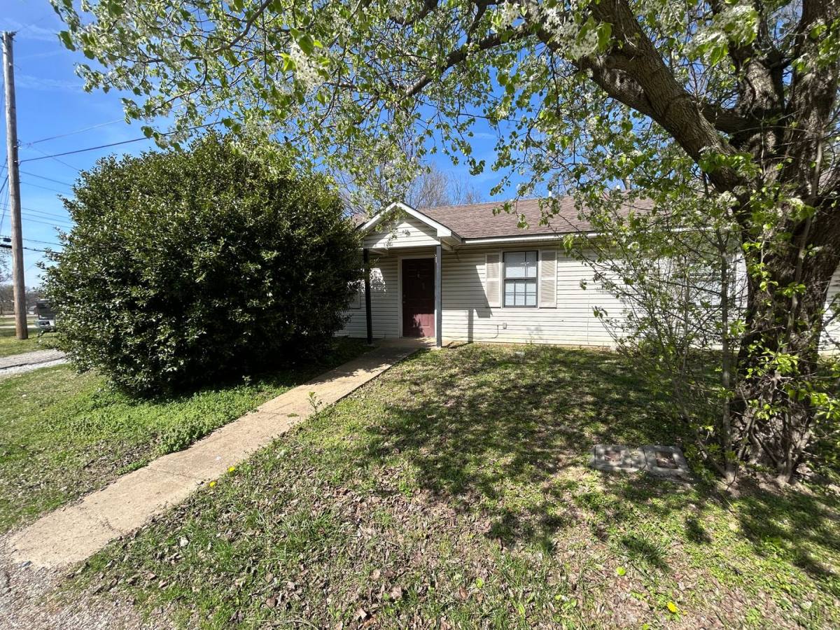 Apartment for rent at 9 Tina Dr, Brownsville, TN 38012