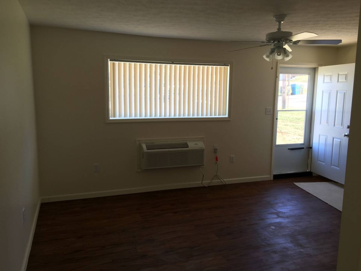 Apartment for rent at 2503-2507 Lakeview Dr, Morristown, TN 37814