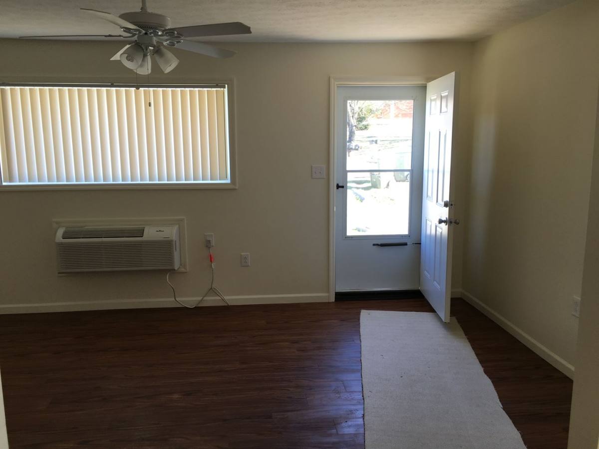 Apartment for rent at 2503-2507 Lakeview Dr, Morristown, TN 37814