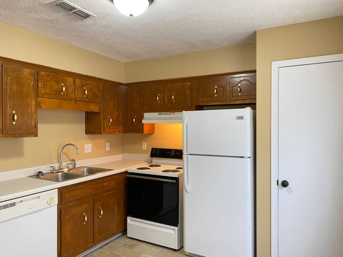 Apartment for rent at 3865 NE Dr, Clarksville, TN 37040