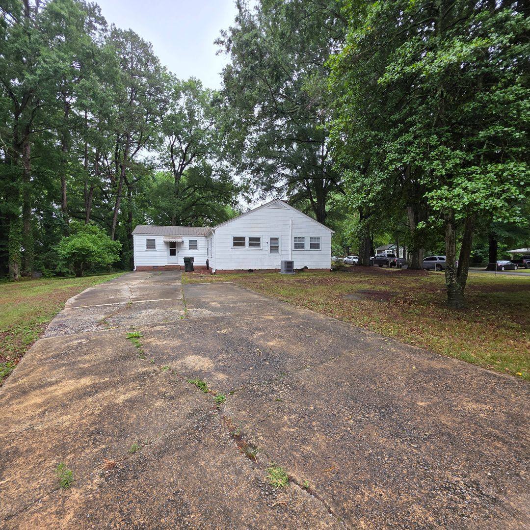 House for rent at 306 11th St, Spencer, NC 28159