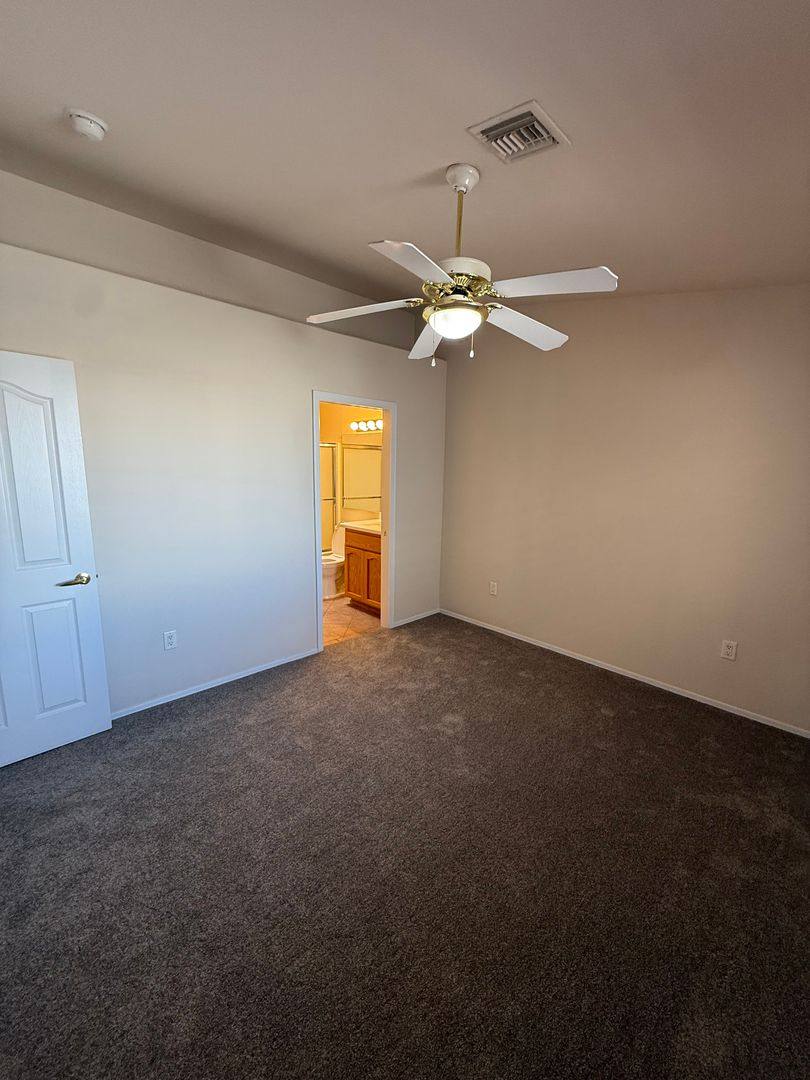 Townhouse for rent at 11367 S Kingman Ave, Yuma, AZ 85367