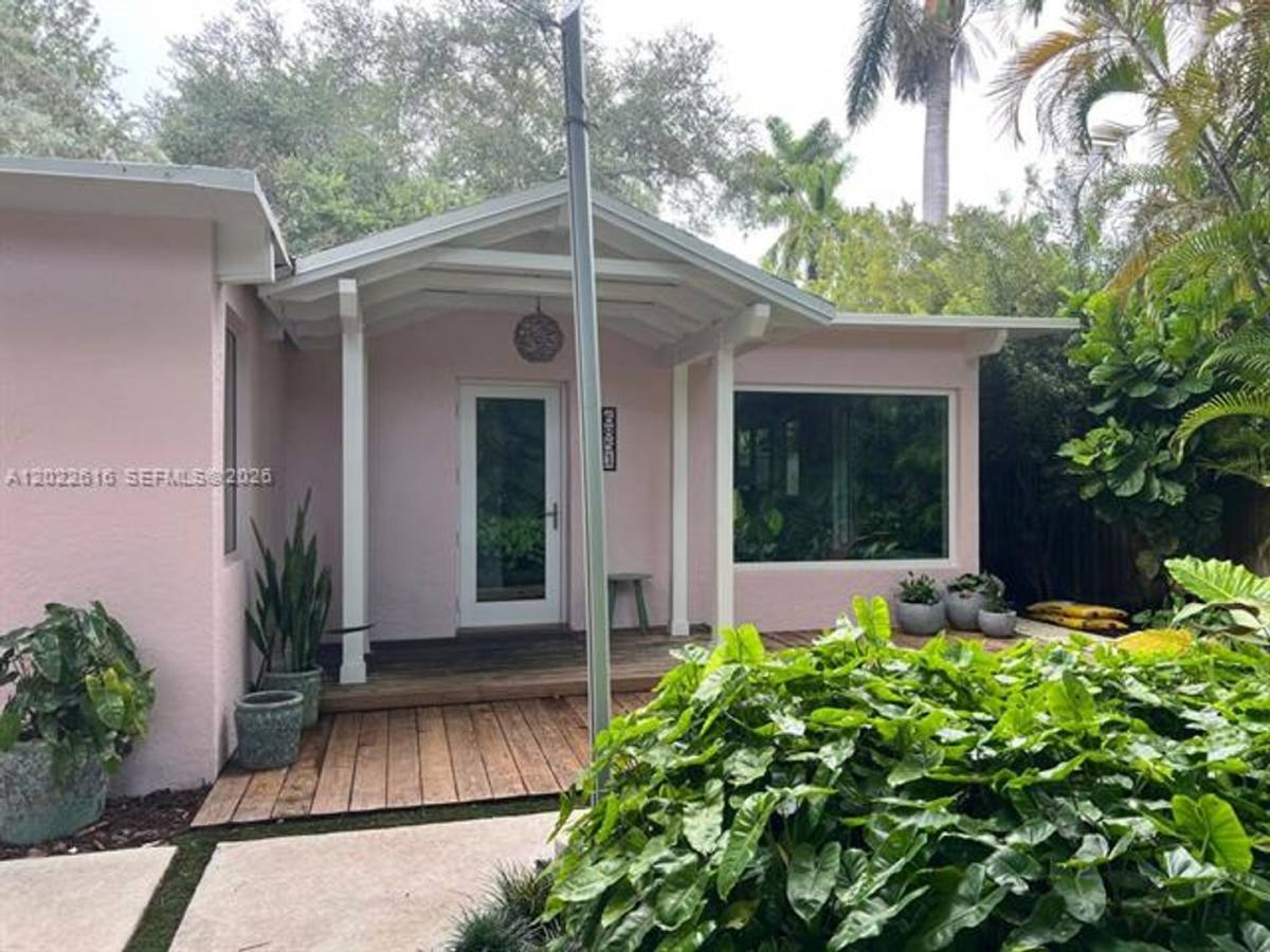House for rent at 6851 SW 77th Terrace, Miami, FL 33143