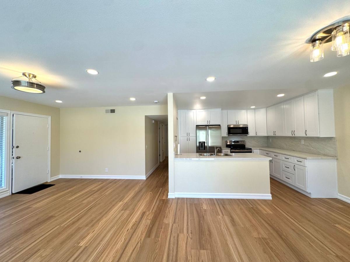 Townhouse for rent at 18229 Olympic Court, Fountain Valley, CA 92708