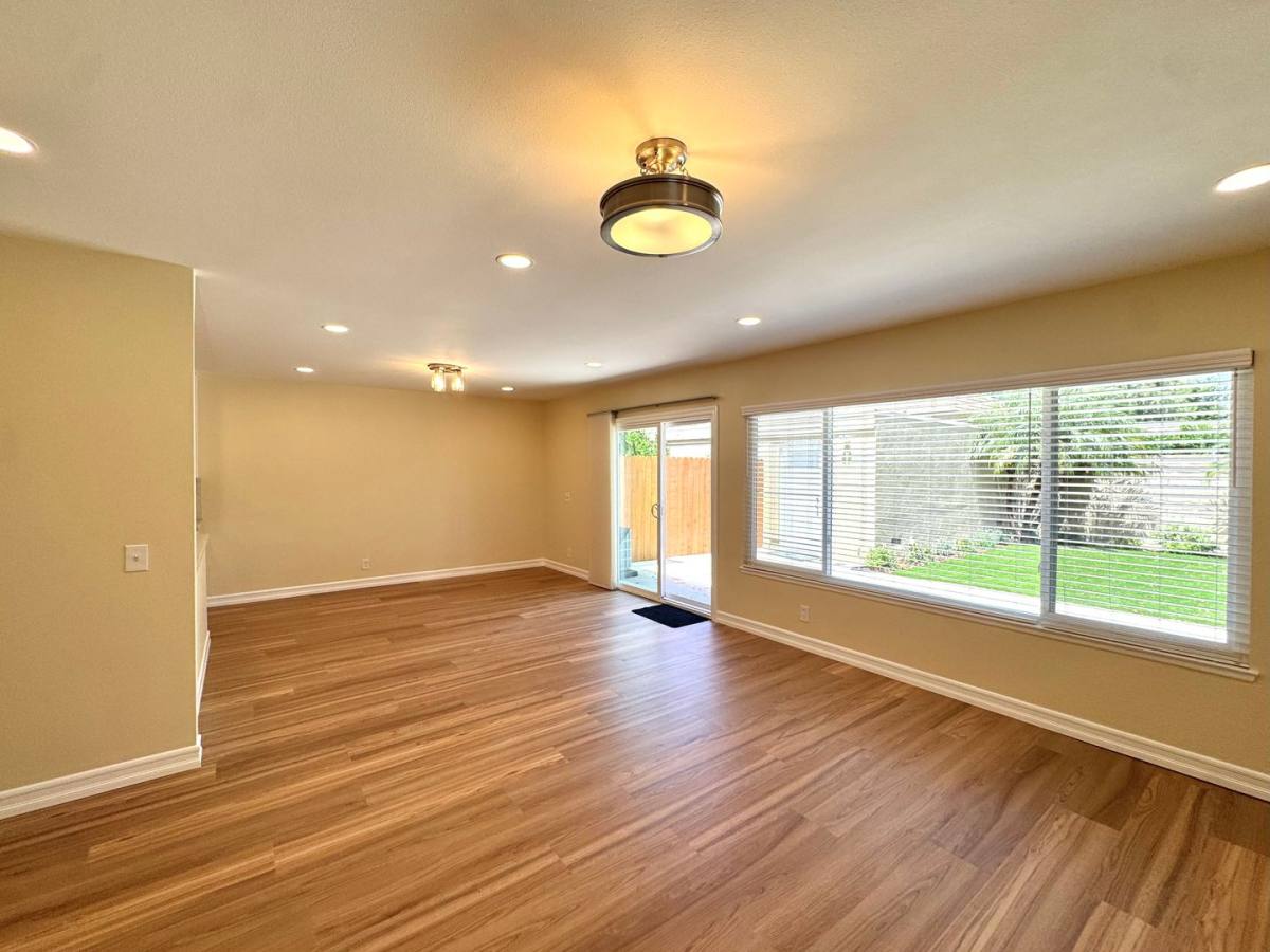 Townhouse for rent at 18229 Olympic Court, Fountain Valley, CA 92708