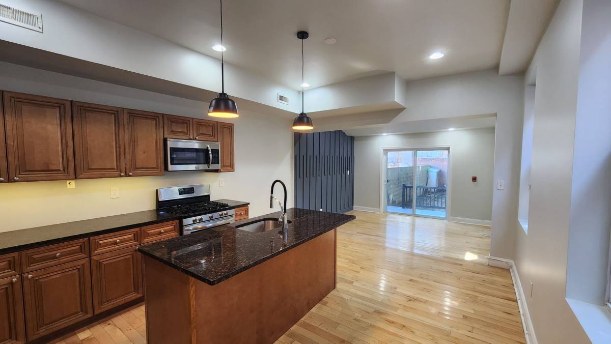 Apartment for rent at 715 N 6th St, Philadelphia, PA 19123