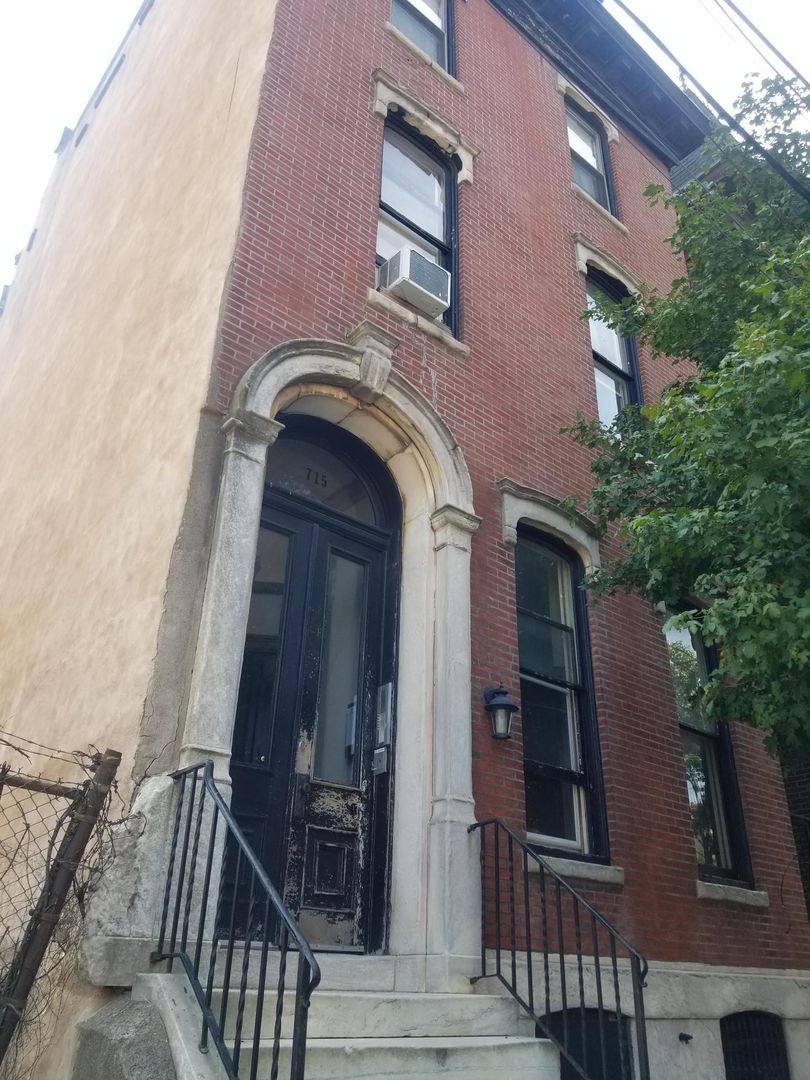 Apartment for rent at 715 N 6th St, Philadelphia, PA 19123